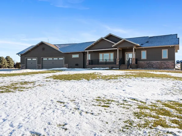 415 Linden Dr, Madison, SD 57042