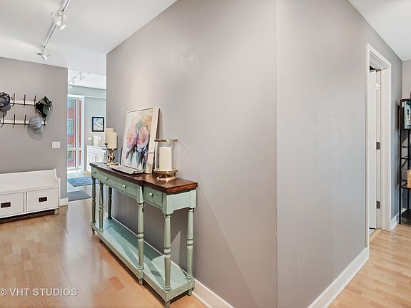 5th image of 505 N McClurg Ct APT 405