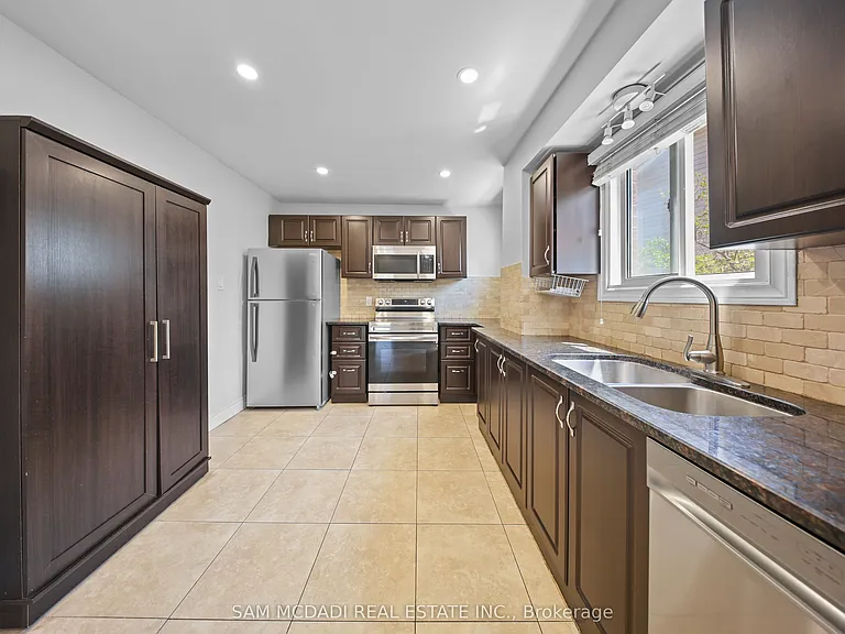 3949 Teakwood Dr — Photo 5