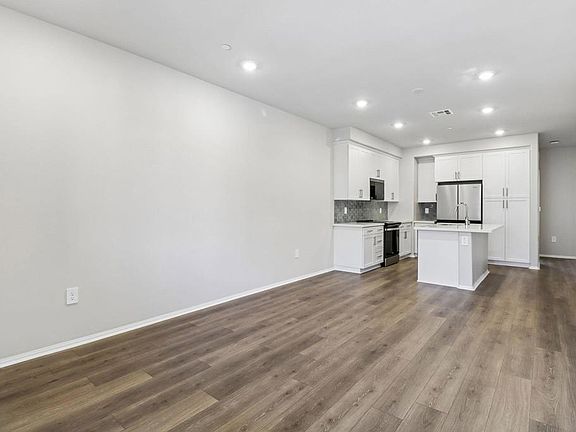 5th image of 565 Toledo Way Pacifica Drive 161