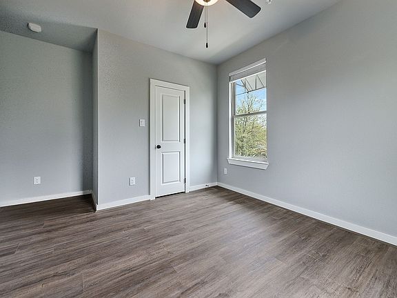 5th image of 3132 Cockrell Ave #202