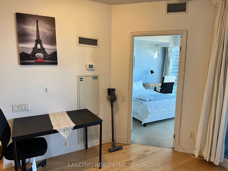 21 Carlton St #3404 — Photo 15