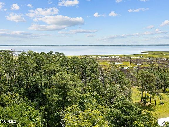 3rd image of 2744 Highway 70 Beaufort Nc