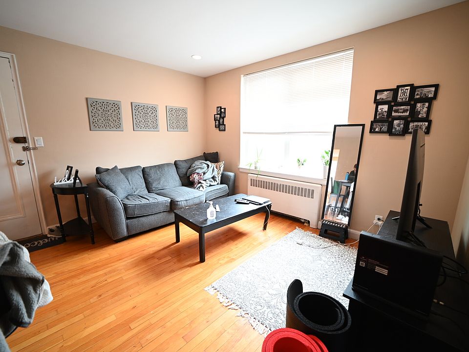 1st image of 140 Beaconsfield Rd APT 3