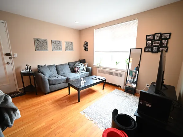 140 Beaconsfield Rd APT 3, Brookline, MA 02445