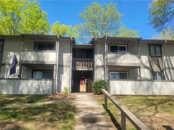 2200 Sunderland Rd APT 136K, Winston Salem, NC 27103