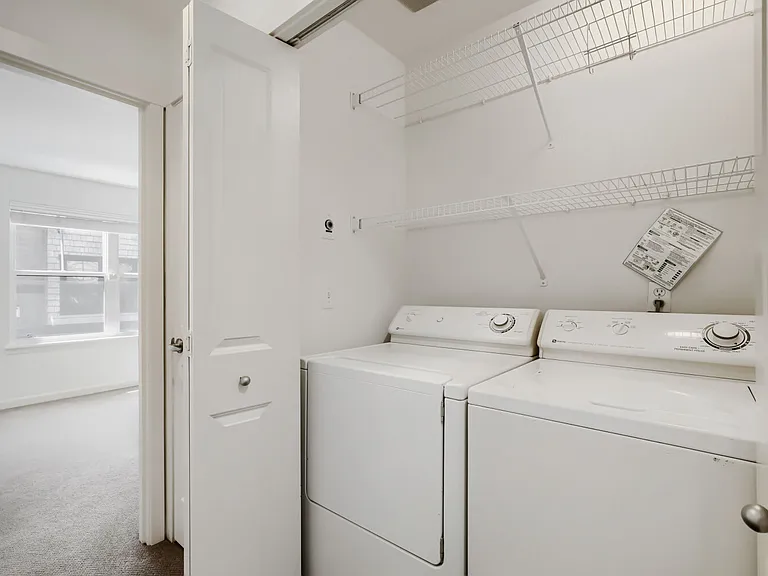 303 Bellevue Way SE — Photo 11