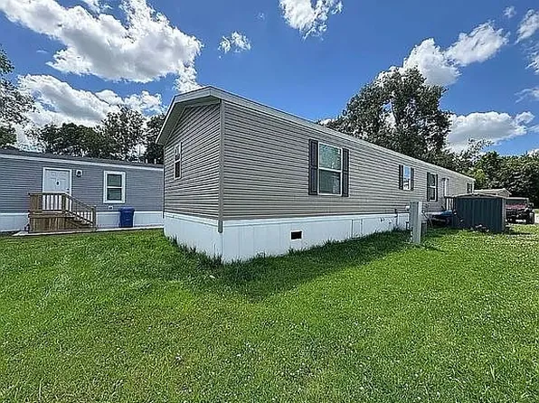 563 Shady Brook Hts, Greenwood, IN 46142