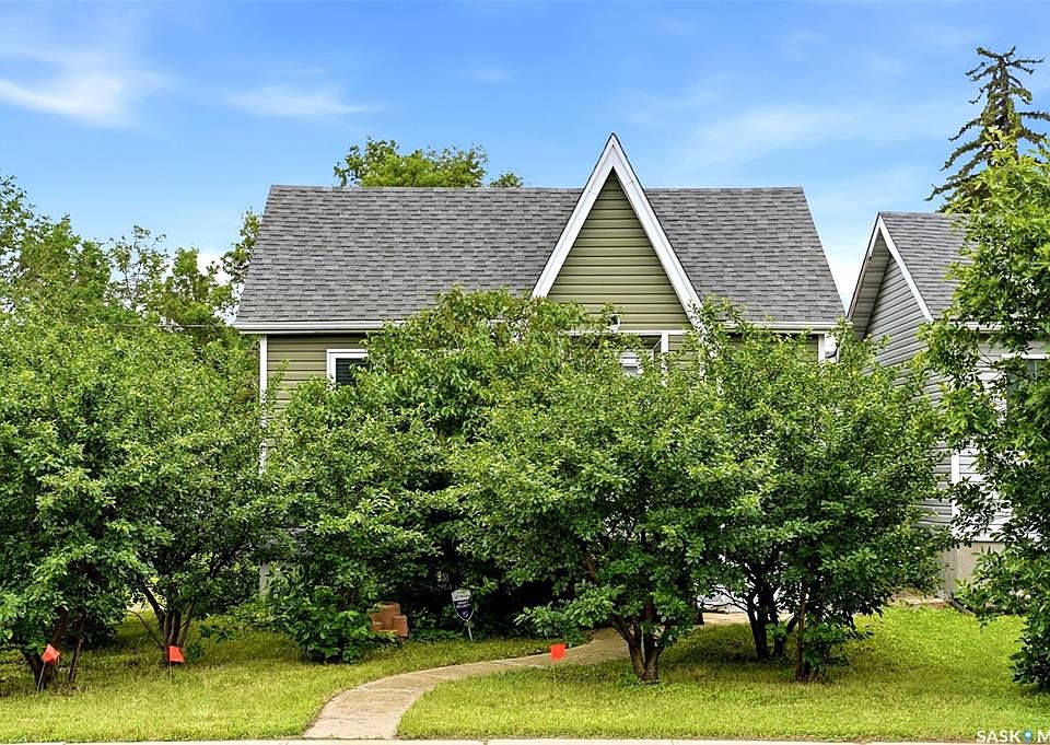 1st image of 303 College AVENUE