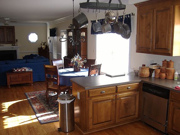 5th image of 500 Brentmeade Dr