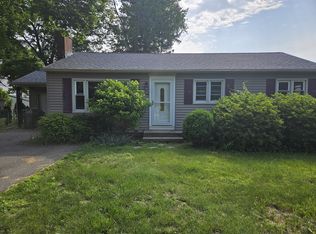 7 Dumbarton Dr, Delmar, NY 12054