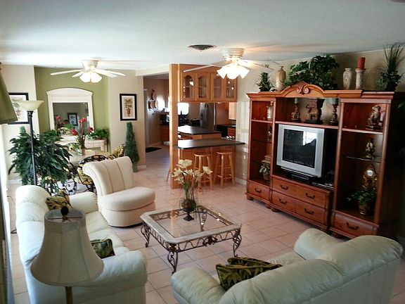 3rd image of 3936 Harbor Hills Dr