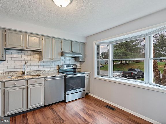 5th image of 6008 Cedar Wood Dr