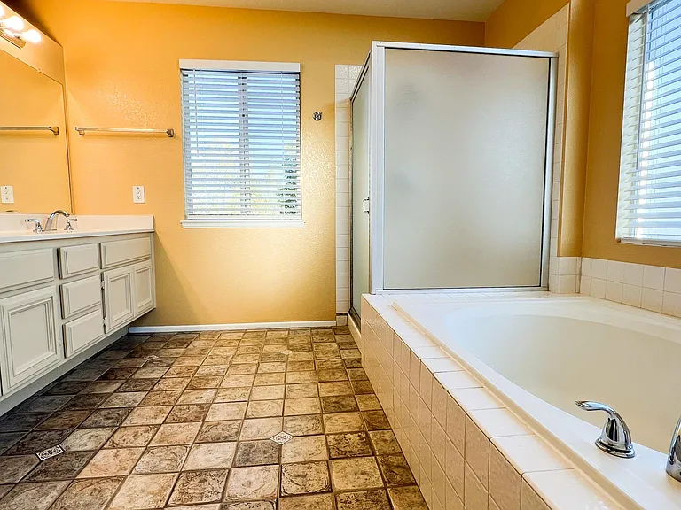 8558 Sandhill Dr — Photo 23