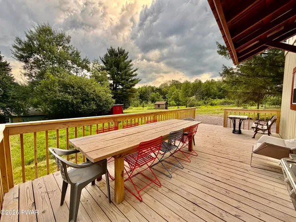 1443 Hamlin Hwy, Lake Ariel, PA 18436