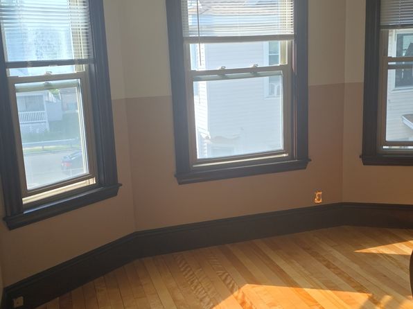 139 Empire St #2