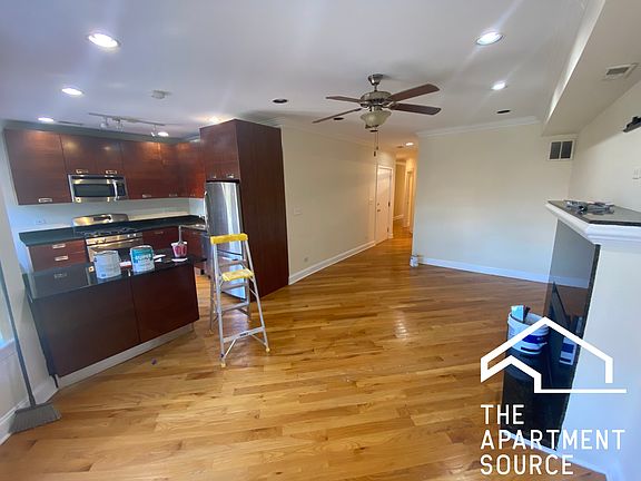 2nd image of 6947 N Oakley Ave APT 2