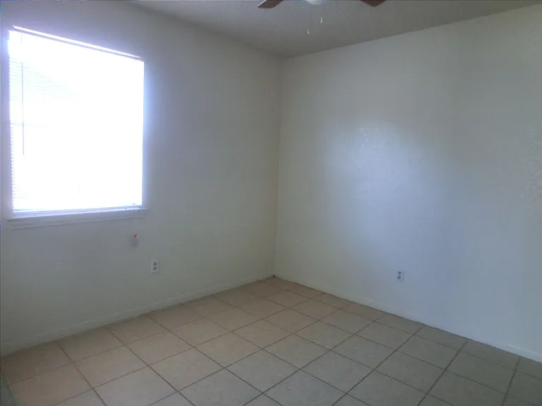 302 Sorrel Dr. — Photo 9