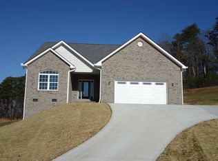 610 Peachtree Dr, Maryville, TN 37801