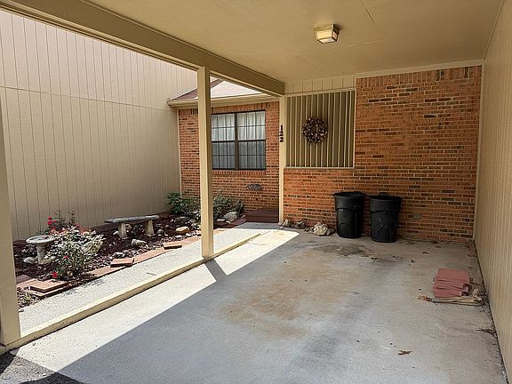 Single carport