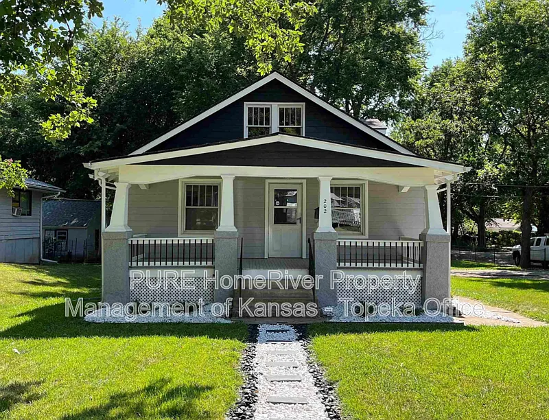 3 bed, 2.0 bath, 1450 sqft, $1,525 — Photo 1