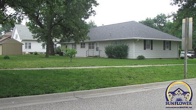 2nd image of 216 5th St