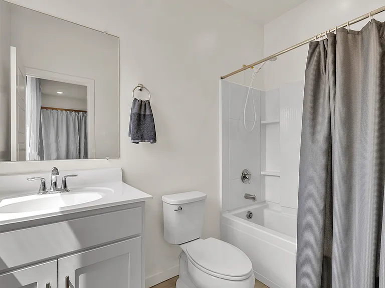 2272 W Harmont Dr — Photo 17
