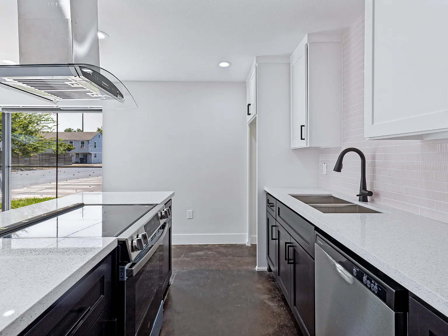 1 bed, 700 sqft, $1,500 — Photo 3