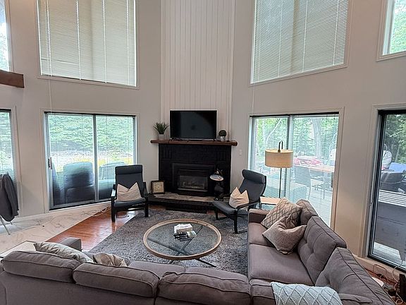 3rd image of 463 Eckford Ave