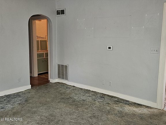 5th image of 3220 W Miller Rd