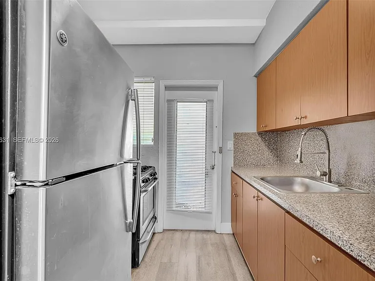 934 Meridian Ave #6 — Photo 6