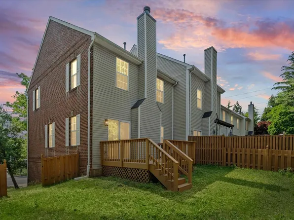 13818 Gullivers Trl, Bowie, MD 20720