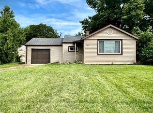 1206 Sandy Hollow Rd, Rockford, IL 61109