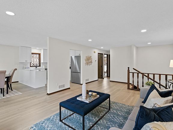4th image of 141 Australian Ave
