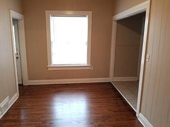 3rd image of 713 Crestland Ave