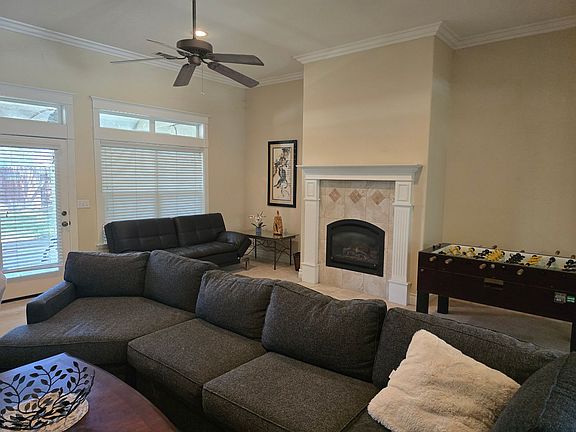 3rd image of 105 Sterling Oaks Dr