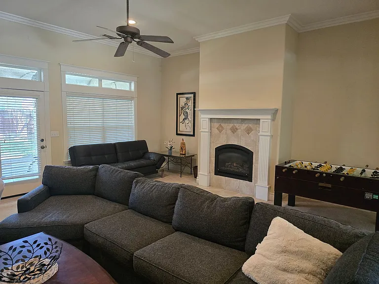 105 Sterling Oaks Dr — Photo 3