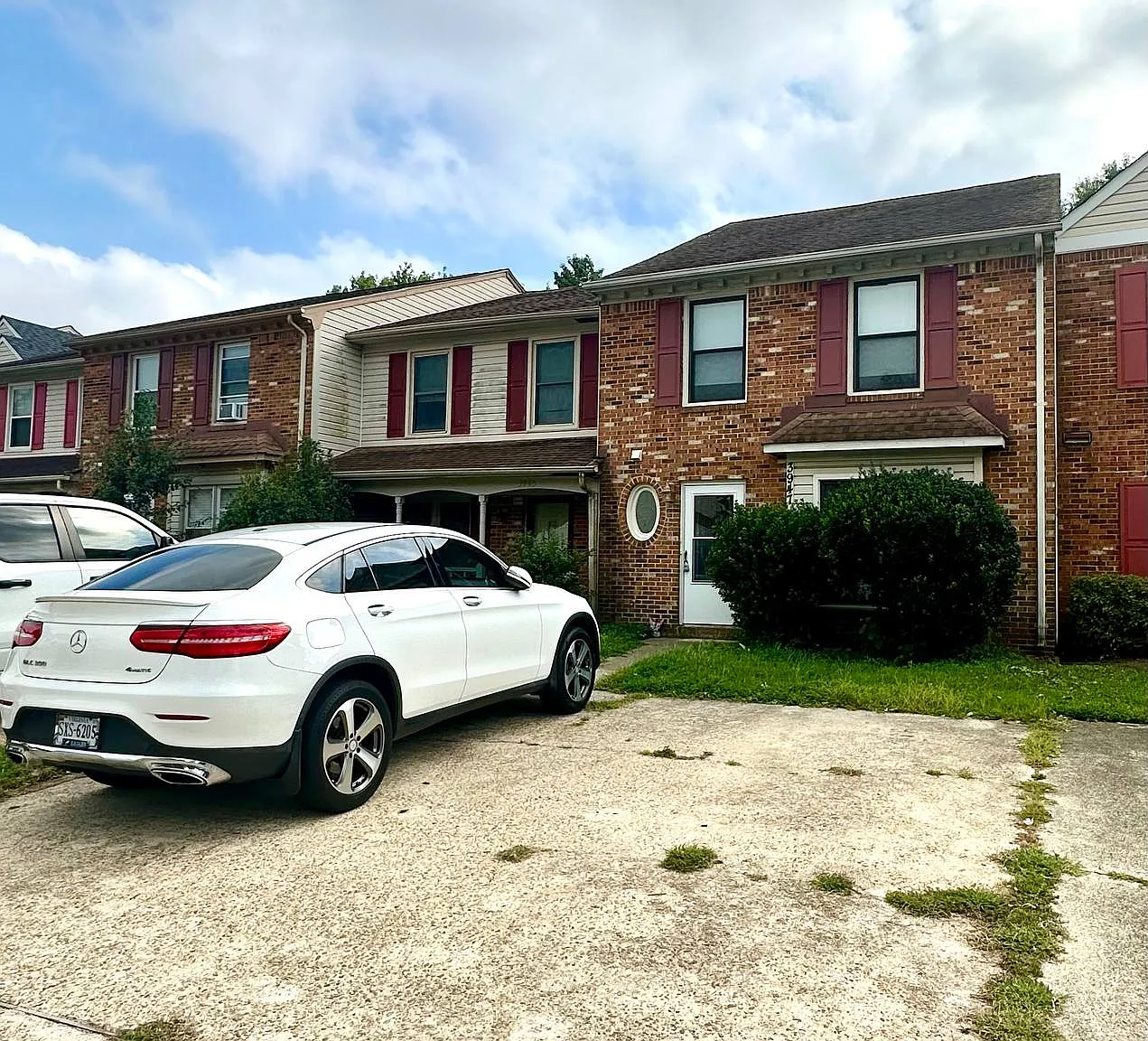 3 bed, 2.5 bath, 1609 sqft, $2,000 — Photo 2