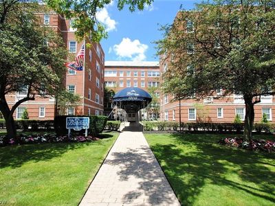 19015 Van Aken Blvd APT 201, Shaker Heights, OH, 44122