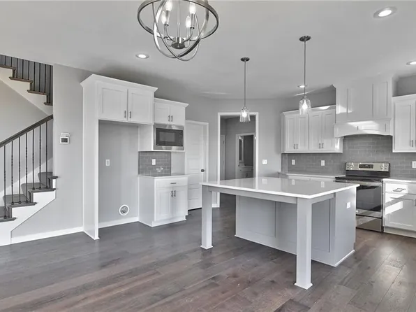 17150 W 164th St, Olathe, KS 66062