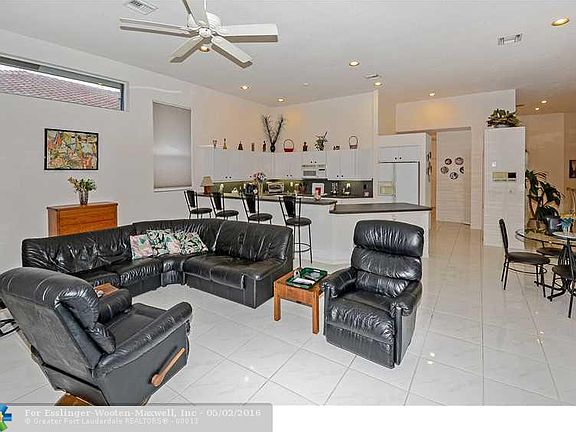 4th image of 2894 Oakbrook Dr