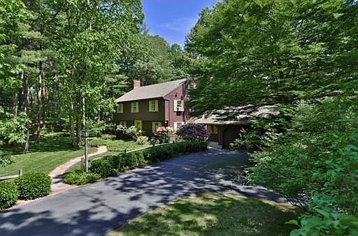 3rd image of 33 Apple Hill Ln
