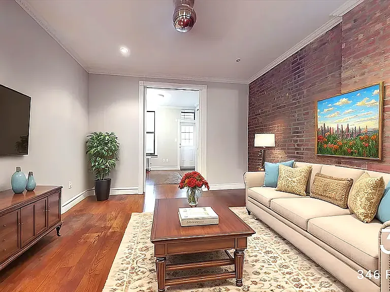 210 E 25th St #3RE — Photo 1