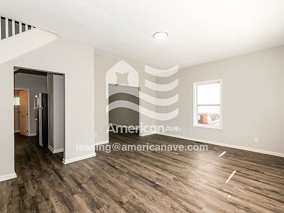 665852_002_living_room_3.jpg