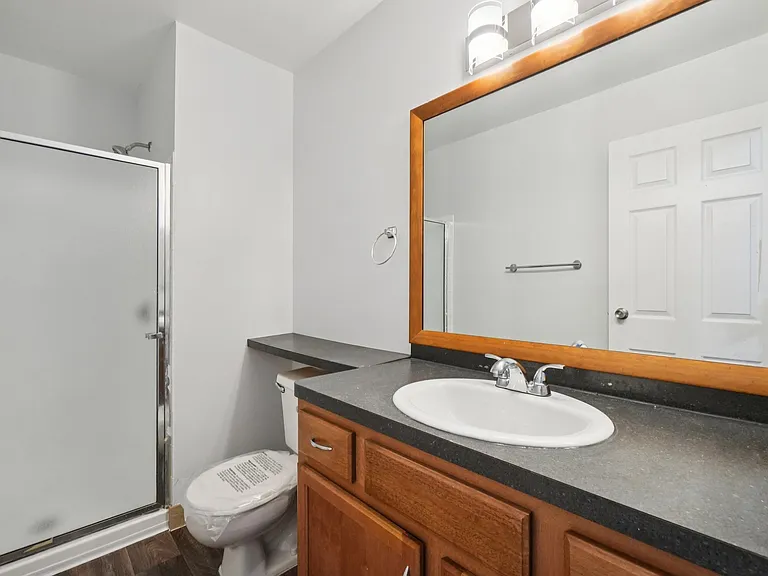 River Place Luxury Apartments — Photo 26