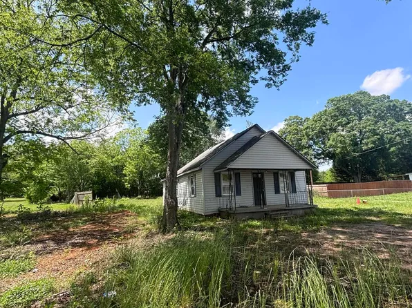 3 Holiday St, Pelzer, SC 29669
