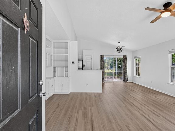 3rd image of 2412 Stingray Blvd