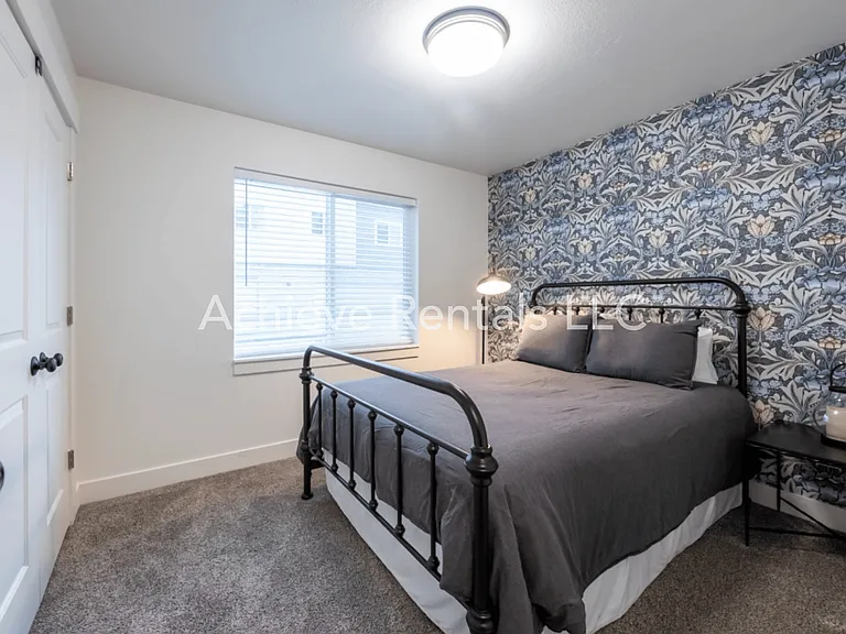 2366 N 150 E — Photo 12
