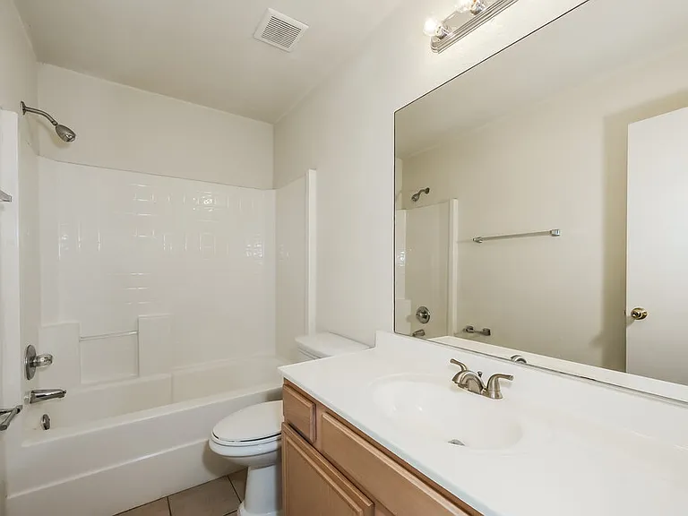2370 Stagecoach St — Photo 14