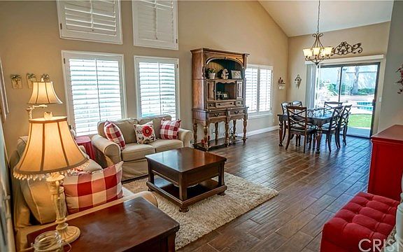 3rd image of 28649 Greenwood Pl